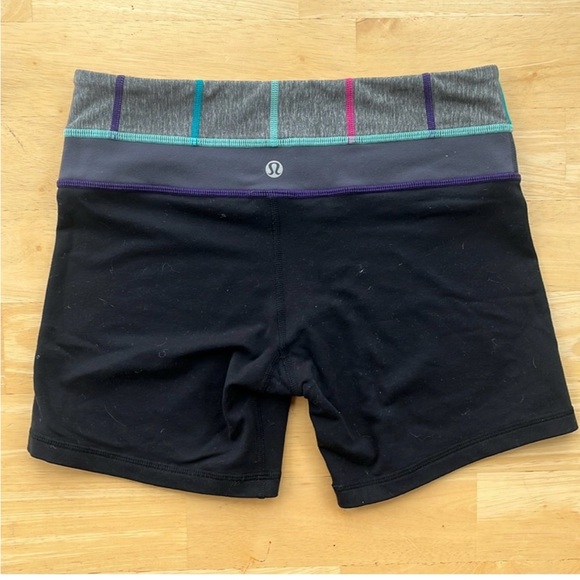 Lululemon Reverse Groove Short Luon Size 4 - Picture 1 of 3